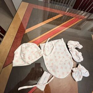 Ralph Lauren hat, mittens and booties